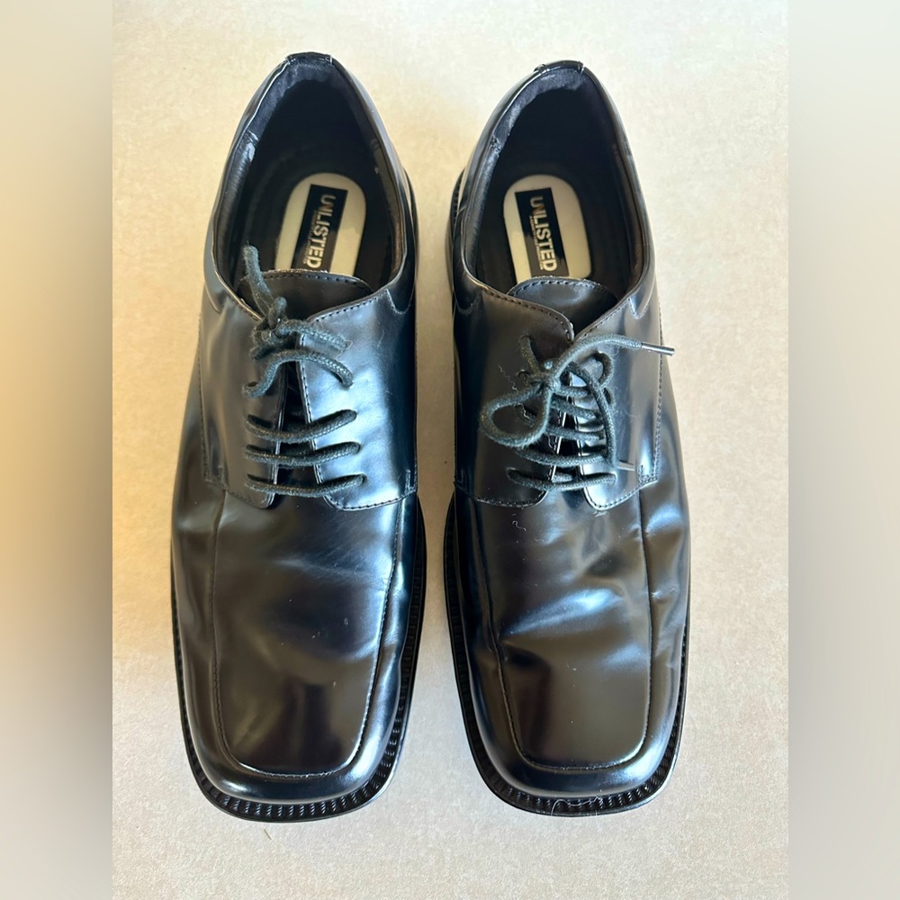 Men’s size 13 black dress shoes used great condition